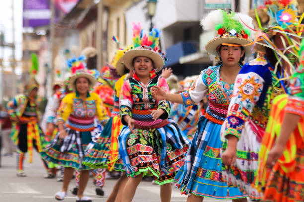 Photo of folkloric dancers dancing the typical Peruvian dance \