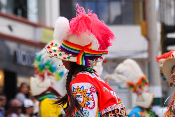 Photo of folkloric dancers dancing the typical Peruvian dance \