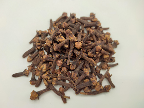 Focus scene on spices - clove