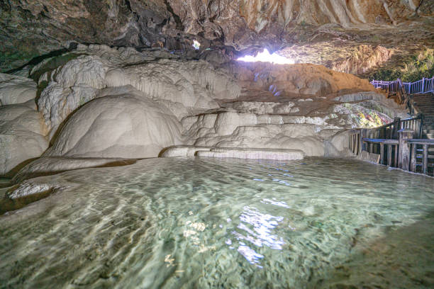 터키 데니즐리(denizli)에 있는 카클리크(kaklık) 동굴의 아름다운 풍경 - honaz 뉴스 사진 이미지