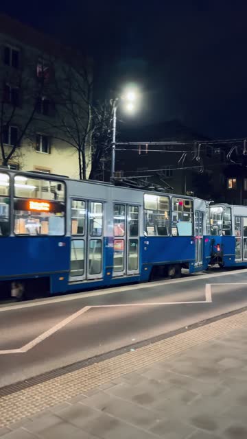 Old tram, Night, Lights