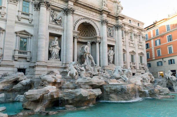イタリアのラツィオ州ローマにあるトレビの泉(fontana di trevi)の美しい「視点」。 - italy rome neptune roman mythology ストックフォトと画像
