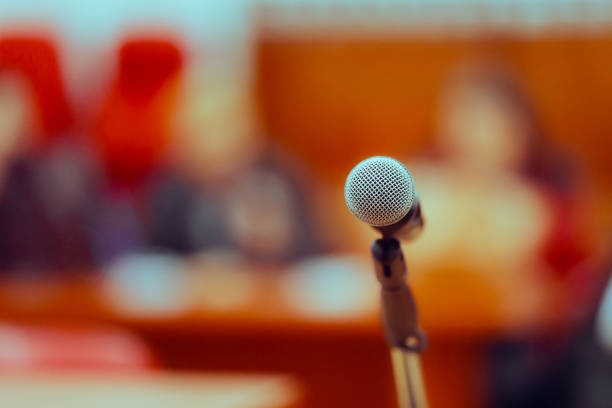 Microphone with Crowd