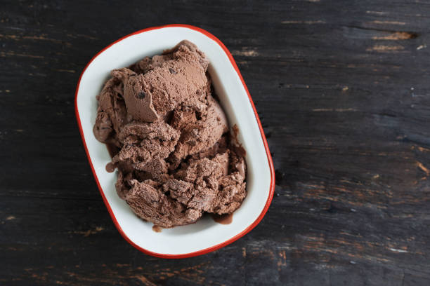 istock Chocolate Ice Cream in a Enamel Bowl 2044441768
