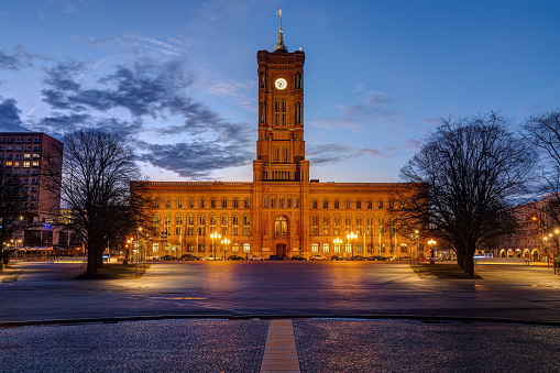 The famous Rotes Rathaus at dawn