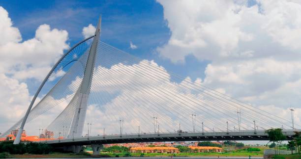 istock Wawasan Bridge Putrajaya Malaysia 2044948389