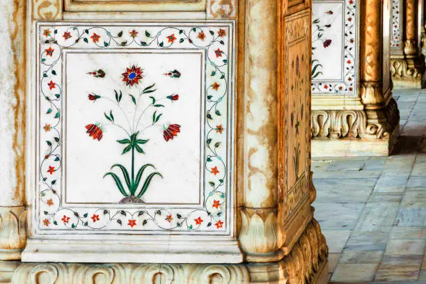 Inlaid marble, columns and arches, Hall of Private Audience or Diwan I Khas at the Lal Qila or Red Fort in Delhi, India