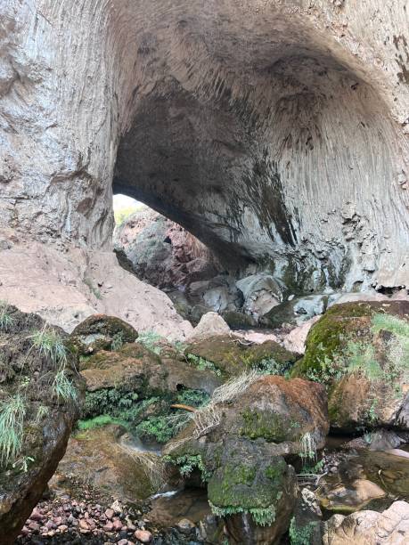 istock Mouth of Cave 2046873825