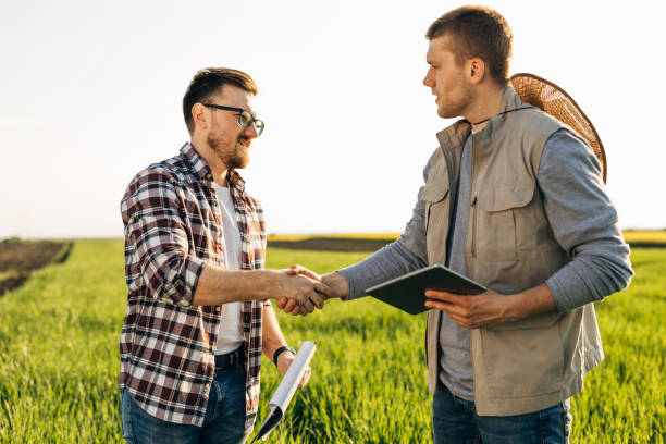 istock farmers on filed 2047257423