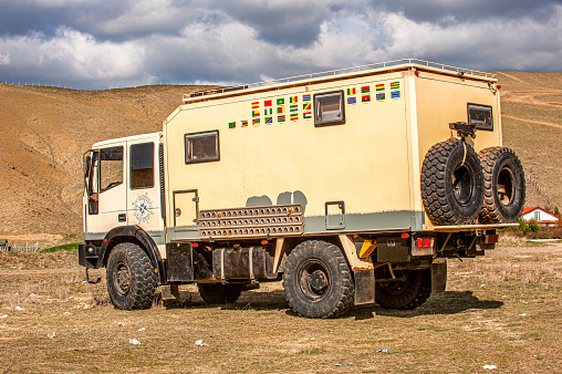 4x4 Caravan truck