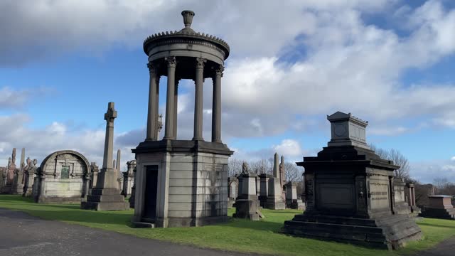 Glasgow Necropolis on a sunny day