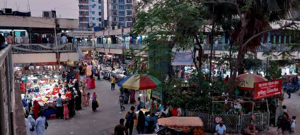 istock city market 2048001680