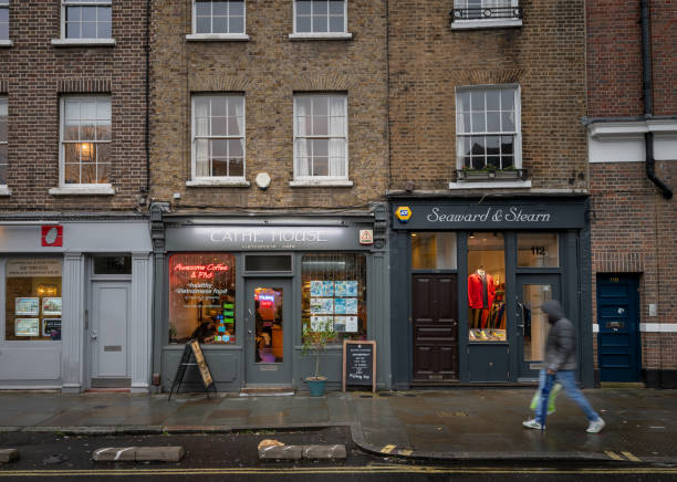 Bermondsey, London, UK: Caphe House, one of many small cafes, restaurants and coffee shops along Bermondsey Street Bermondsey, London, UK: Caphe House, one of many small cafes, restaurants and coffee shops along Bermondsey Street in the London borough of Southwark. bermondsey street restaurants stock pictures, royalty-free photos & images