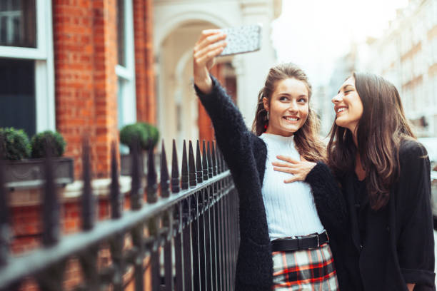 istock Fancy women in London 2050013499