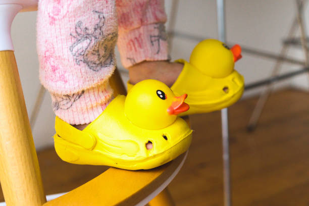 rubber duck shoes - brunt imagens e fotografias de stock