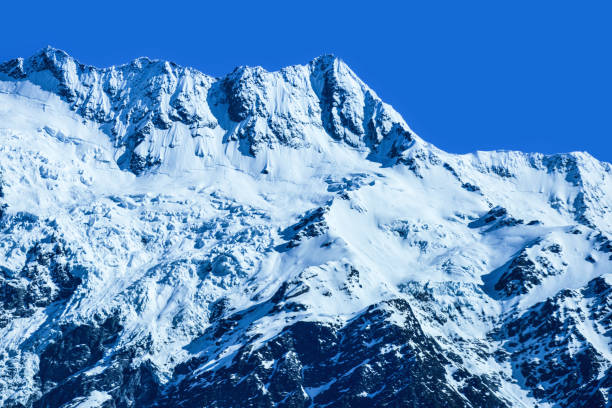 Mount Cook is the highest mountain sits in the Southern Alps in New Zealand, encompassing 23 peaks over 3000 metres high.