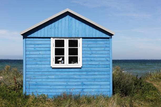 colored beach hut in aeroskobing, aero island, denmark - aeroe photos et images de collection