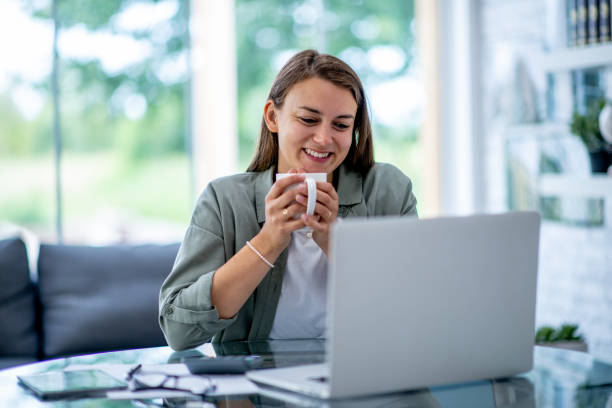 istock Personal Finance at Home 2050713576
