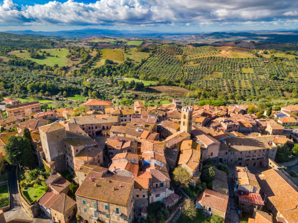 istock Montemerano, Tuscan medieval town 2050719040