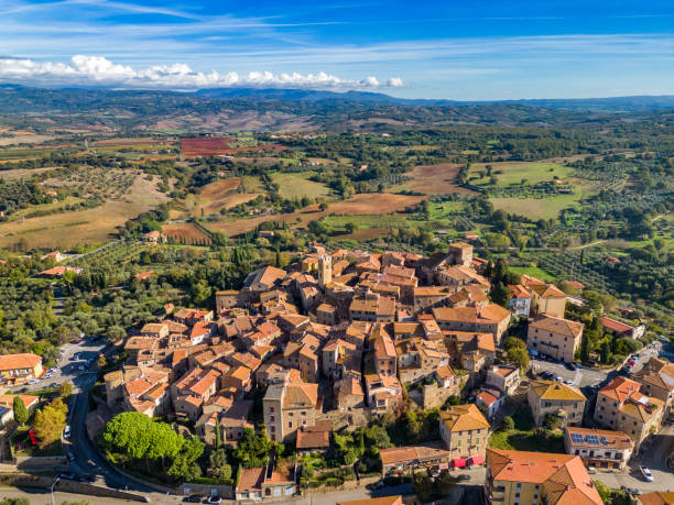 istock Montemerano, Tuscan medieval town 2050719052