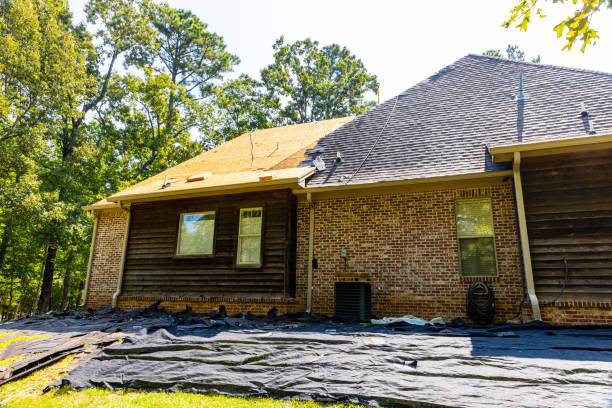 istock House in progress of getting a new roof 2051211646