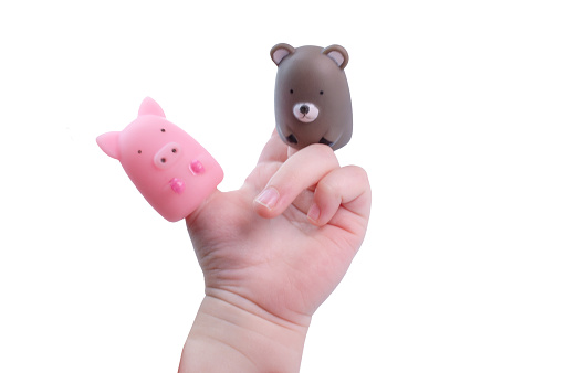 Child hand playing puppets fingers Animal finger puppet Pig Bear Educational toys Montessori sensorial activity toddlers baby Hands eyes coordination Cognitive skills Children development Game