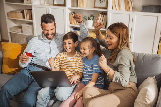 istock Family shopping 2051502735