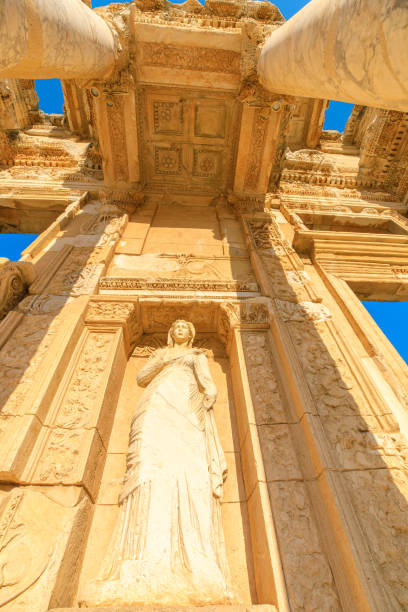 library of celsus of ephesus site in turkey - celsus zdjęcia i obrazy z banku zdjęć