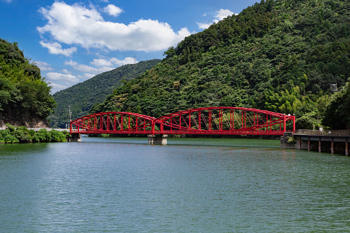 Minamikawachi Bridge, commonly known as Meganebashi, is a red iron bridge built by the Yawata Steel Works in Kawachi Reservoir, Yawata Higashi Ward, Kitakyushu City, Fukuoka Prefecture.