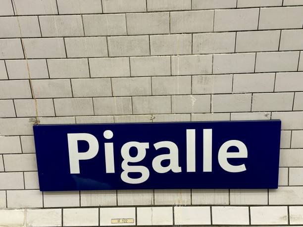 paris metro station sign pigalle - paris france retro revival paris metro train sign imagens e fotografias de stock