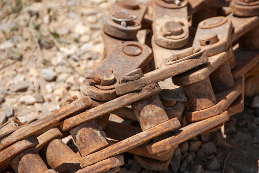 Rusty curved chain