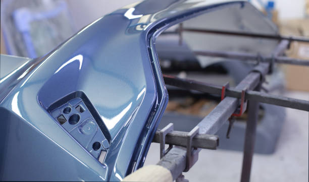 istock Cars painting 2056125273