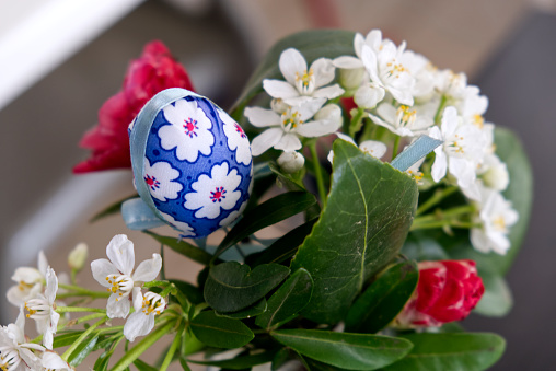 Happy Easter. Congratulatory easter background. Easter eggs and flowers. HQ photo