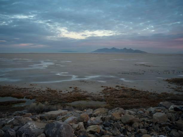 istock A dry shoreline along the Great Salt Lake 2056992015
