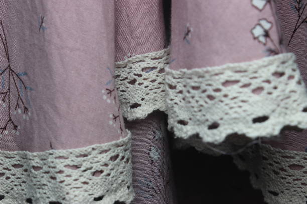 istock diy The bottom of the hijab is pink with sequins 2059867763