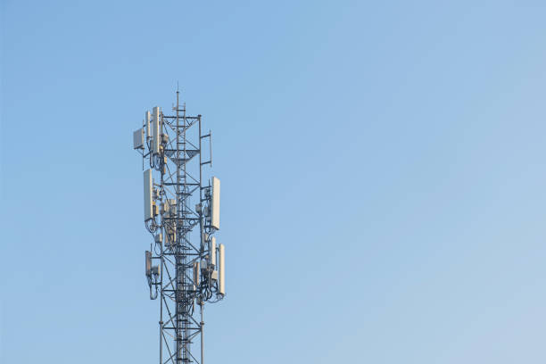 antenowa wieża stacji komunikacyjnej - częstotliwość zdjęcia i obrazy z banku zdjęć