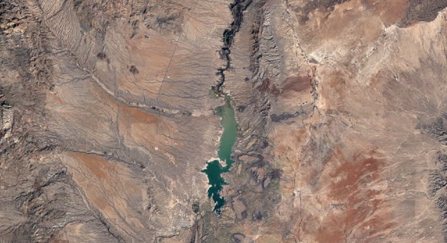 Chronicles of Change: Elephant Butte Reservoir Through Time (1984-2020).