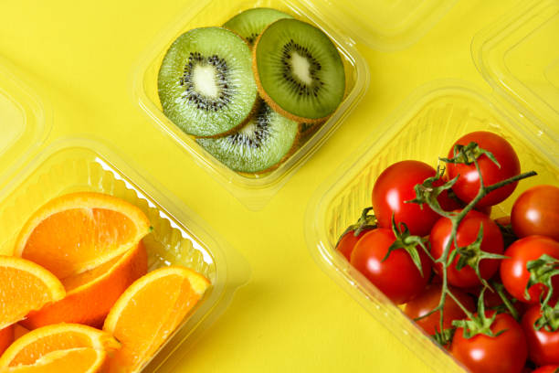 A MIX OF STRABERRY AND KIWIS