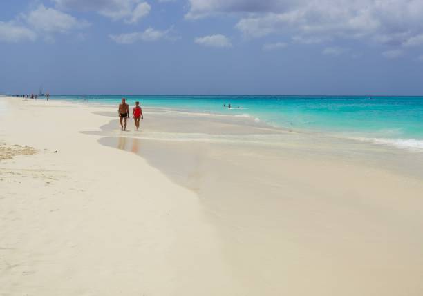 eagle beach aruba - aruba honeymoon tourist resort vacations zdjęcia i obrazy z banku zdjęć