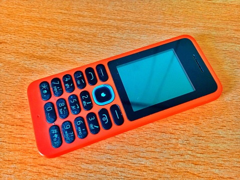 Handphone dual SIM