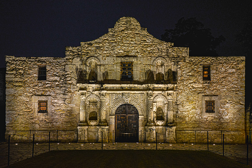Nighttime view of The Alamo, an iconic Spanish mission in San Antonio, Texas