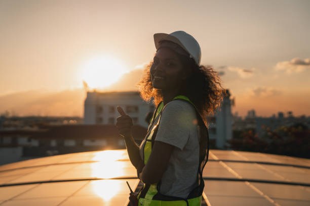 service engineer checking solar cell on the roof for maintenance if there is a damaged part. engineer worker install solar panel. clean energy concept. - fuel cell solar panel solar power station control panel fotografías e imágenes de stock