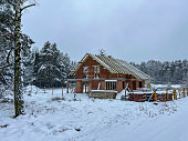 Snowfall caused a break in work on the construction of a single-family house