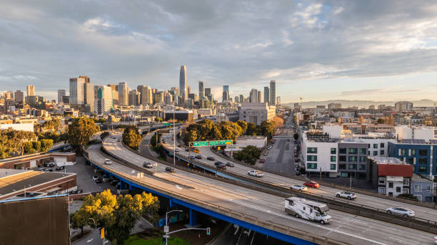 istock Downtown San Francisco and Highway 101 2063926181