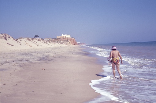 Portugal (unfortunately the exact location is not known), 1976. Beach on the Portuguese Atlantic coast. Also: vacationer.