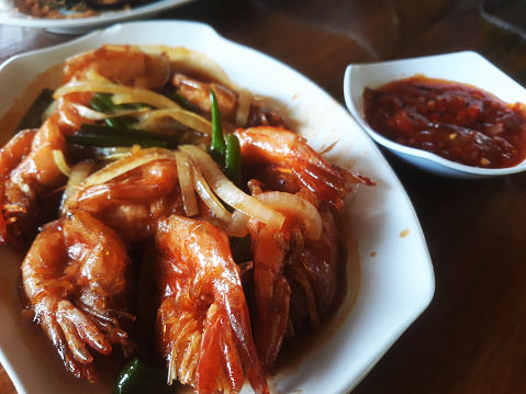 sweet and sour shrimp prawn stir fry food