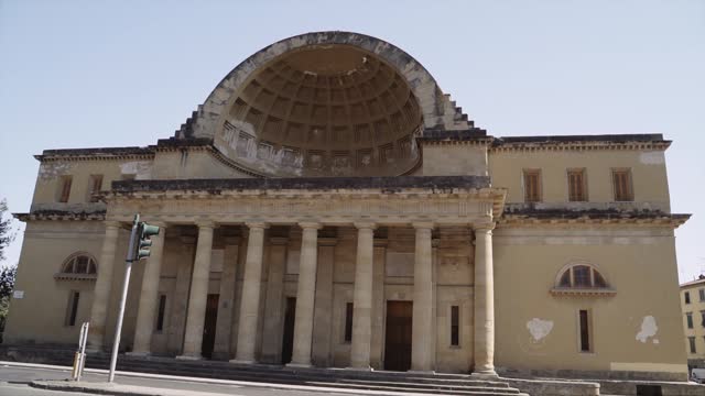 Cisternone Water Tank With Columns And Semi-Dome On Facade