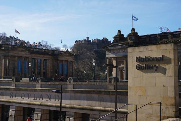 classical edinburgh - national gallery di edinburgo foto e immagini stock