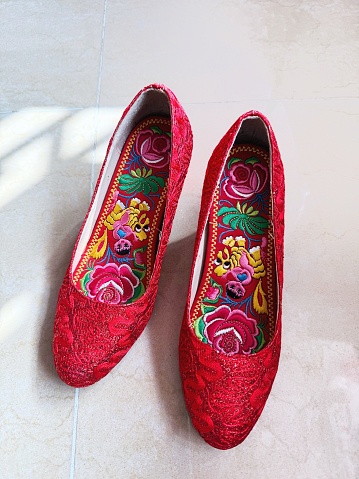 Embroidered satin shoe