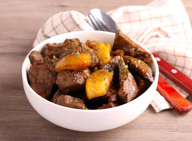 istock Stewed spicy liver with apple 2070597788
